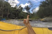 Рафтинг на Бали по реке Телага Ваджа - удачный проход порогов