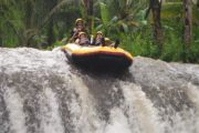 Рафтинг на Бали по реке Телага Ваджа - начало большого порога