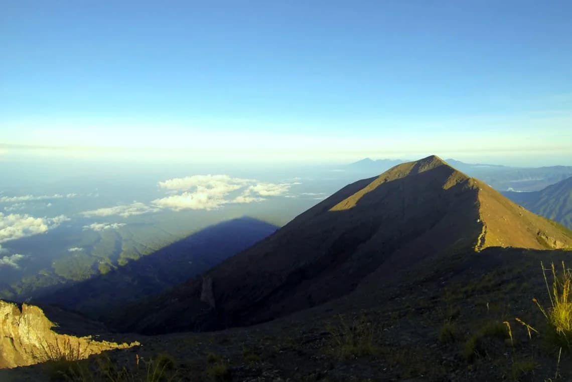 Climbing Volcano Agung
