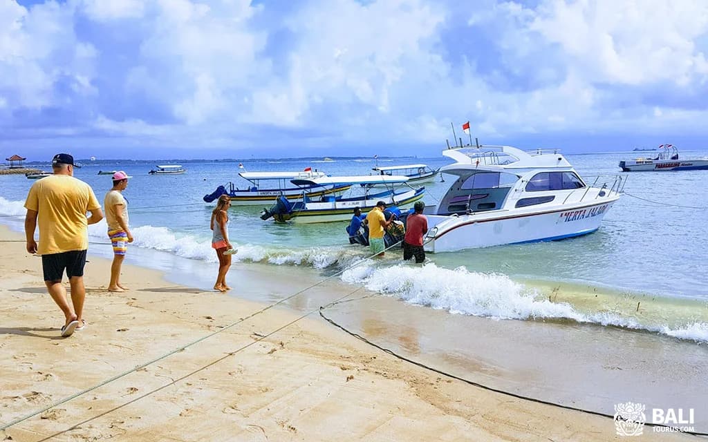 Fishing in Bali by Speedboat