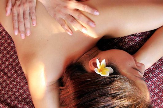 Традиционный ароматерапевтический массаж - спа-салон на Бали