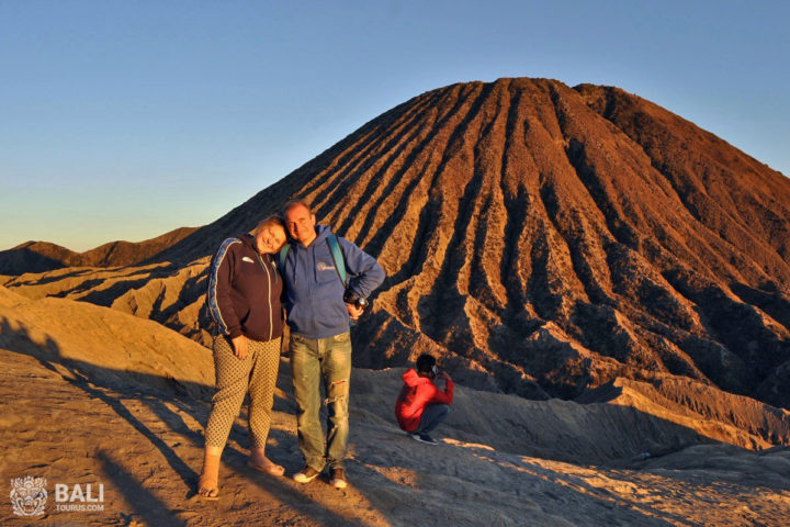 У подножья вулкана - экскурсия на Бромо и Иджен с Бали на Ява