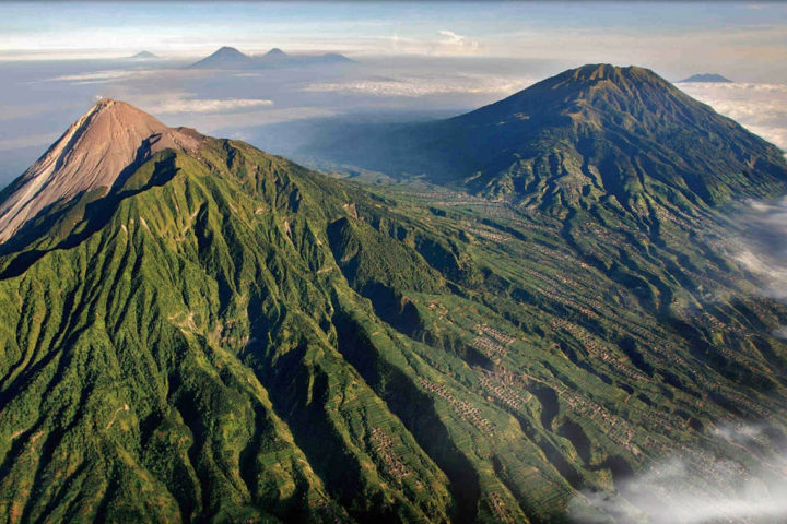 Вулкан Мерапи - один из самых активных стратовулканов в стране и самых опасных в мире