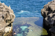 Angel Billabong - скалистый пляж-бассейн возле бухты Broken Beach в расширенной программе | Экскурсии с Бали на Нуса Пенида